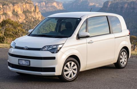 Toyota Spade 2012-2020